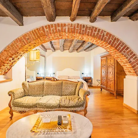 Antico Palazzo * 몬도비