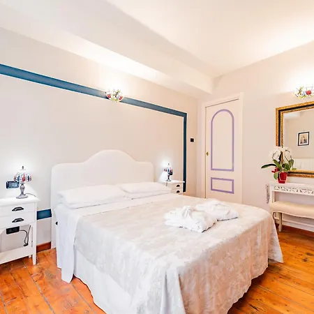 Antico Palazzo בית הארחה 4*