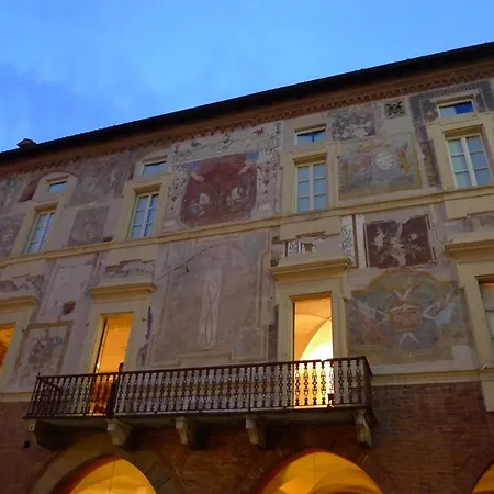 Antico Palazzo בית הארחה