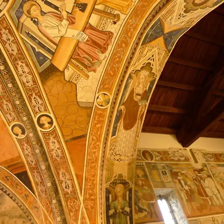 Antico Palazzo בית הארחה 4*